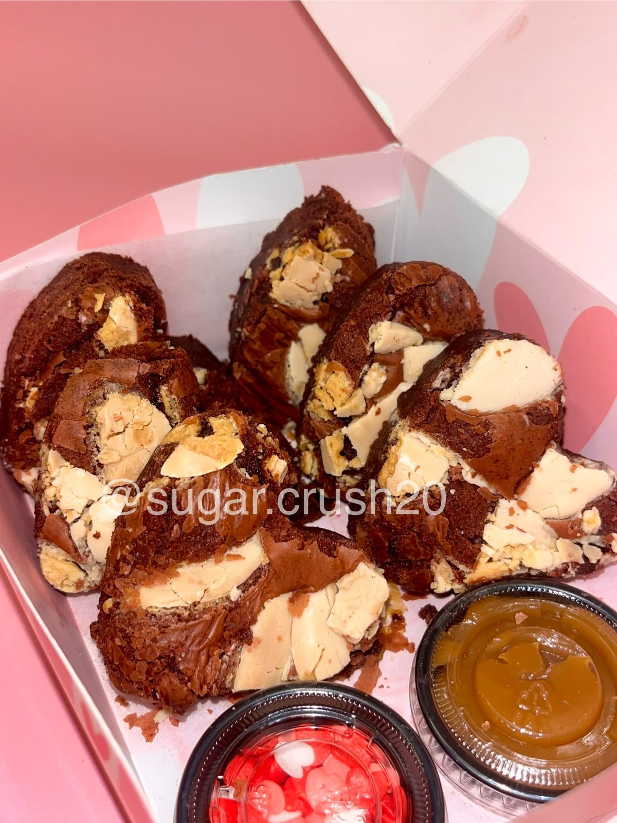 Mini corazones de brownie de redvelvet x6